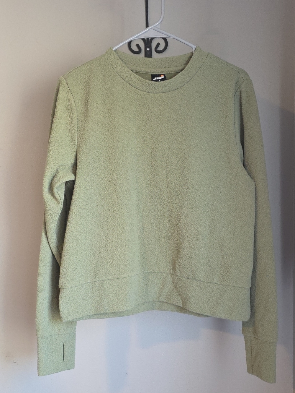 Avia Light Green Crewneck Thumb Hole Sweatshirt Size Medium